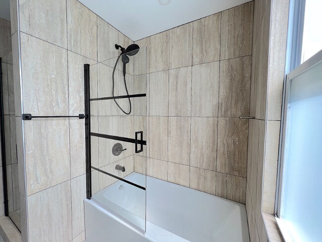 Building Photo - 5006 Seminole St