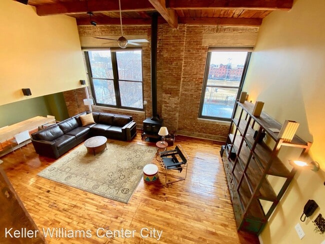Building Photo - 2 br, 1 bath House - 700 S. 10th St 3A