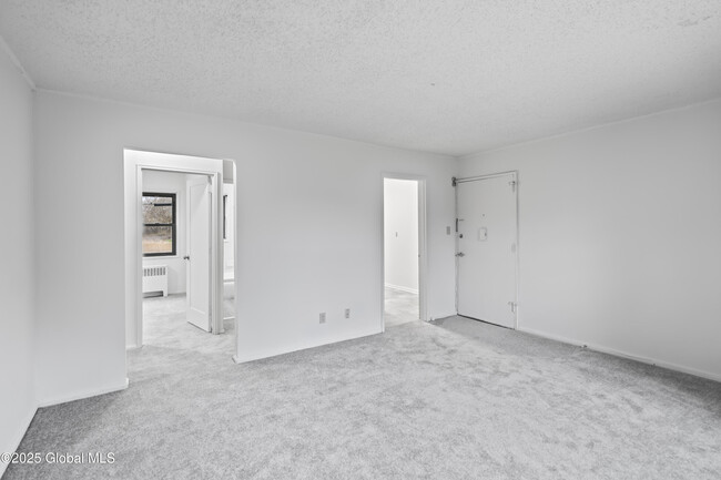 Building Photo - 421 Livingston Ave
