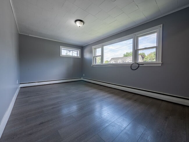 Building Photo - Charming 3-Bedroom Apartment in Midtown Ki...