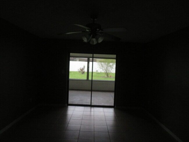 Building Photo - 839 Rosemere Cir