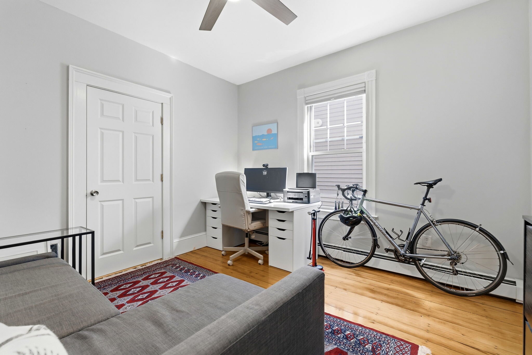 Building Photo - 722 E 2nd St