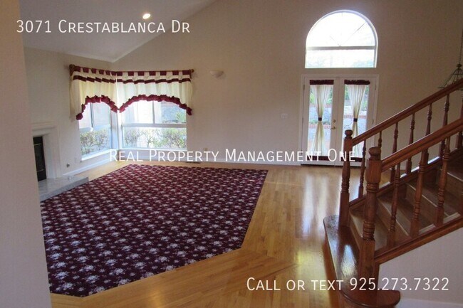 Building Photo - 3071 Crestablanca Dr