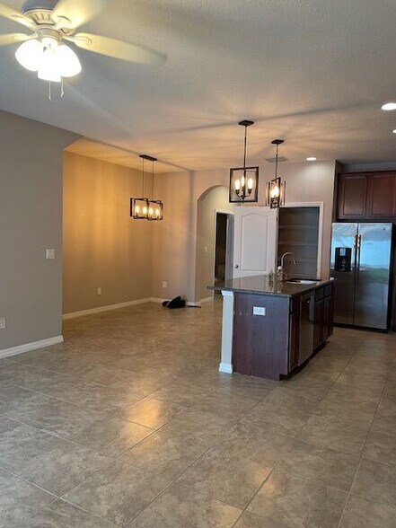 Building Photo - 10425 Yellow Spice Ct