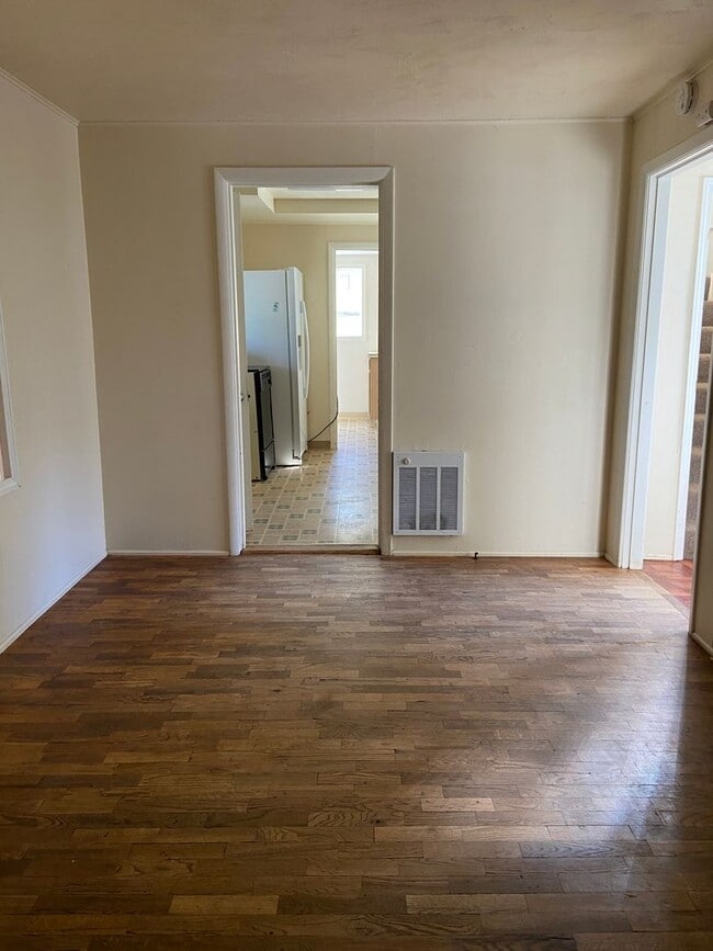 Building Photo - Cozy 3 Bedroom, 1 Bathroom Home with Spacious Back Yard.