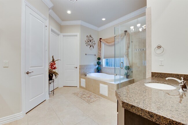 Building Photo - 2011 Flower Garden Ln