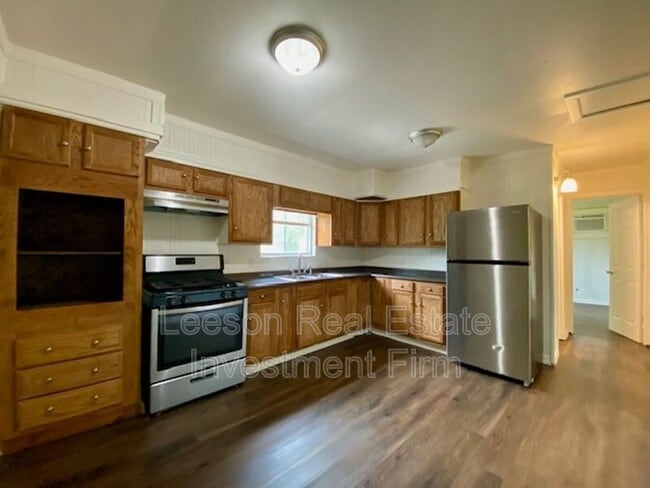 Building Photo - 5319 Carnation St