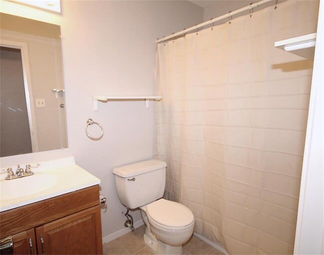 Building Photo - 1106 Ravenscourt Dr