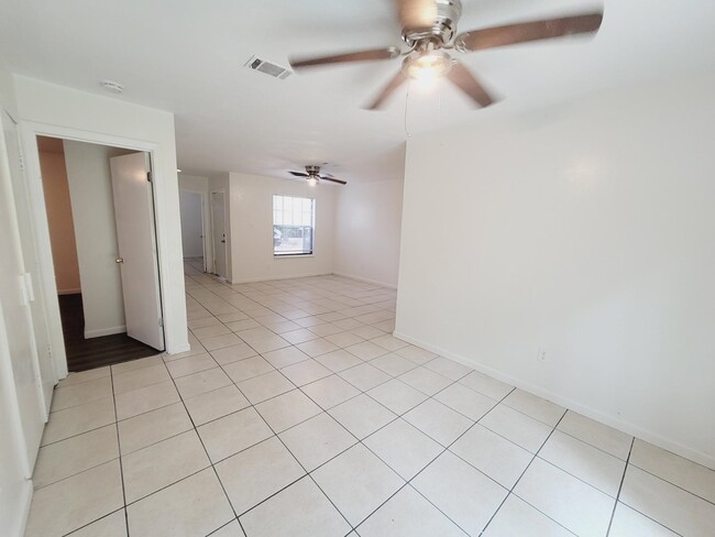 Building Photo - 3209 Hester Dr