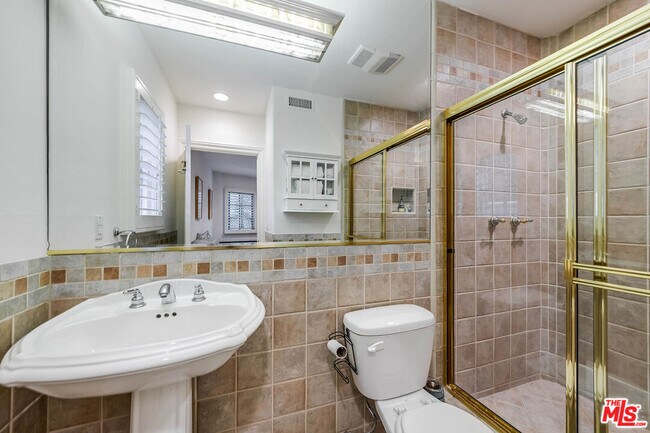 Building Photo - 4063 Benedict Canyon Dr