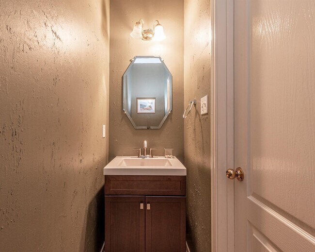 Building Photo - 1310 Big Pines