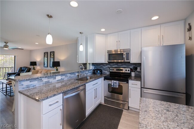 Building Photo - 4790 S Cleveland Ave