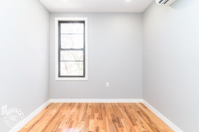 Building Photo - 2289 Pacific St