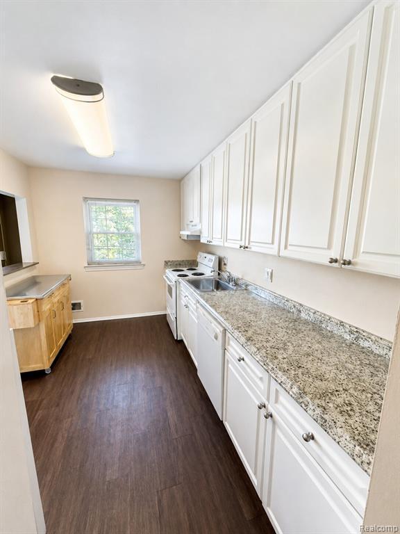 Building Photo - 27654 Echo Valley W