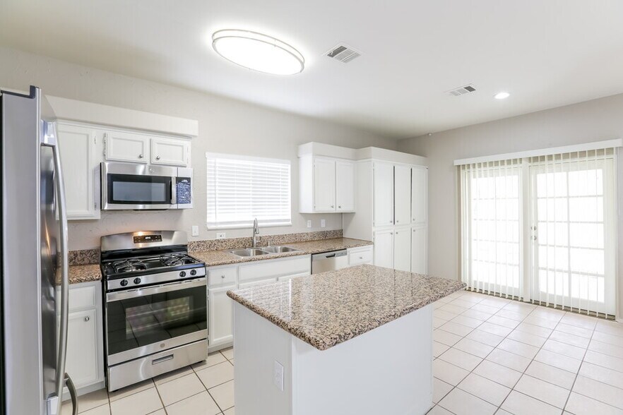 Building Photo - 8789 Wahine Ct