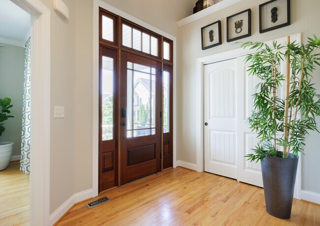 Building Photo - Beautiful home in Charleston walk community!