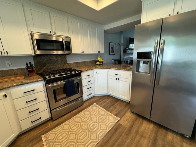 Building Photo - 10692 Braverman Dr