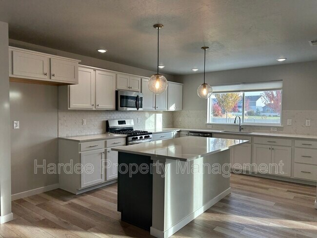 Building Photo - 7051 W Plateau Crk Dr