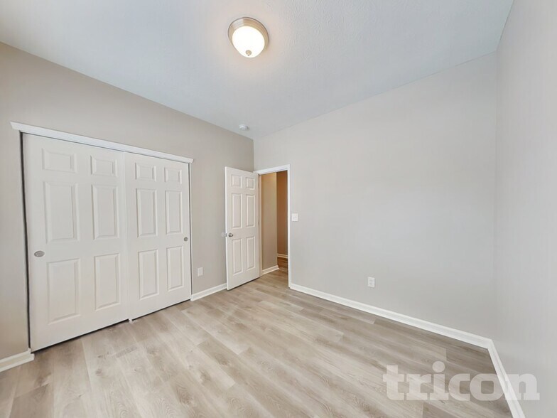 Building Photo - 1229 S Aberdeen Dr