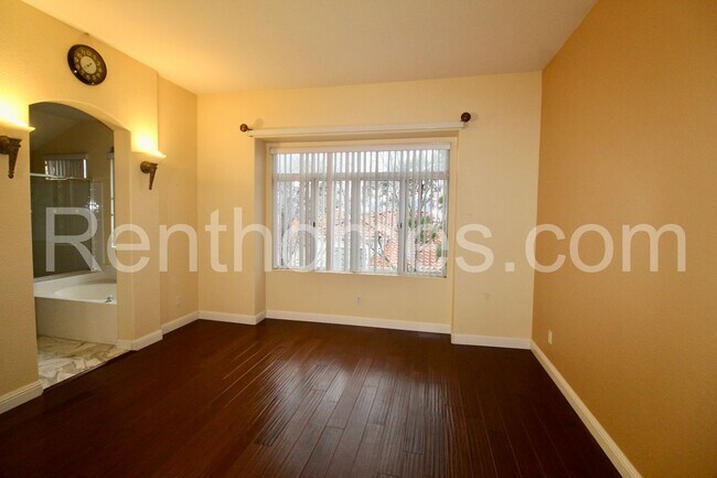Building Photo - Scripps Ranch, 11073 Caminito Encanto, AC,...