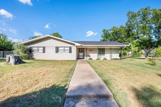 Building Photo - 281 Weldon Dr