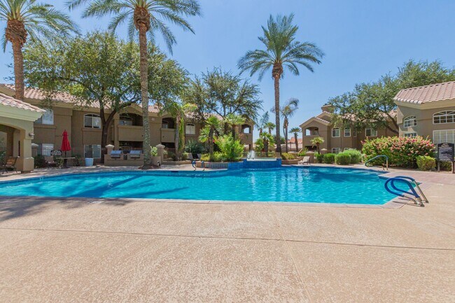 Building Photo - Beautiful 2 bedroom 2 bathroom first floor...