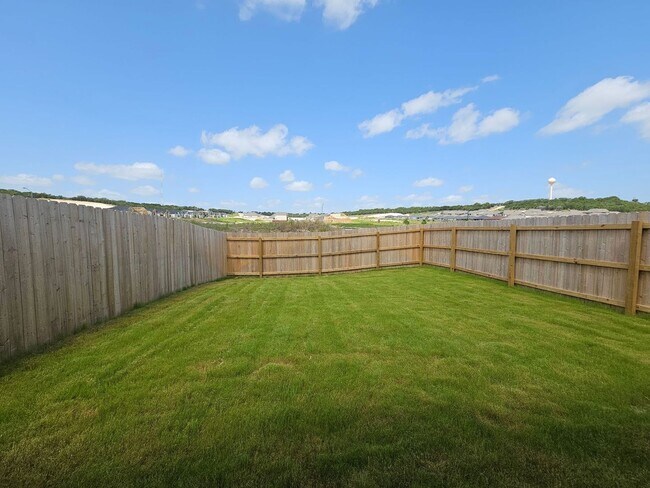 Building Photo - 604 Pacific Crest Trl