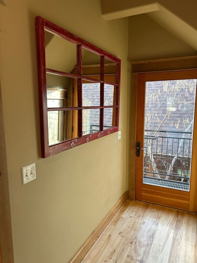 Building Photo - 205 N Bozeman Ave