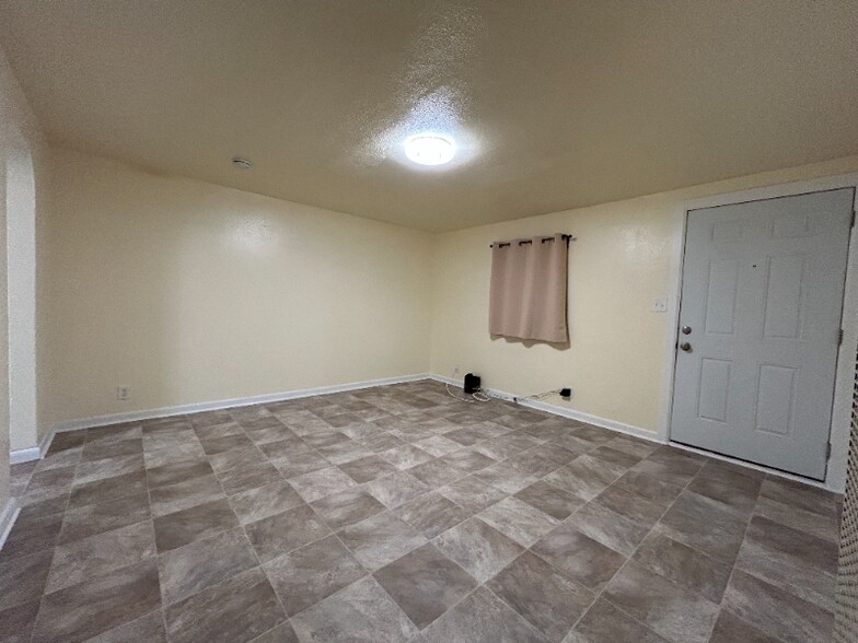 Building Photo - 1024 Maple St