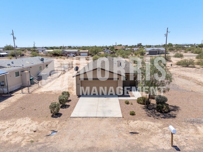 Building Photo - Newer Home in Eloy