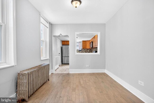 Building Photo - 3549 N Randolph St