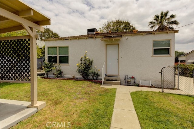 Building Photo - 559 E Providencia Ave