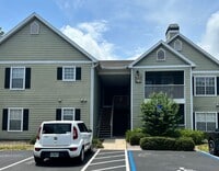 Building Photo - Gorgeous 2 bed/2 bath located in gated community!