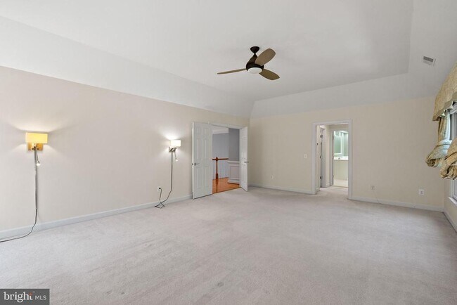 Building Photo - 6660 Avignon Blvd