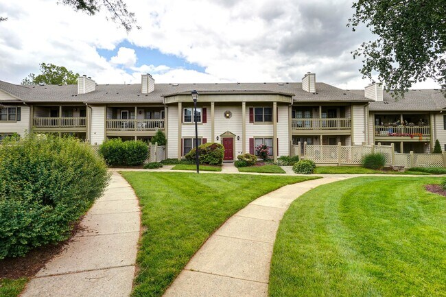 Building Photo - Beautiful 2-Bedroom 2-Bathroom Condo with ...