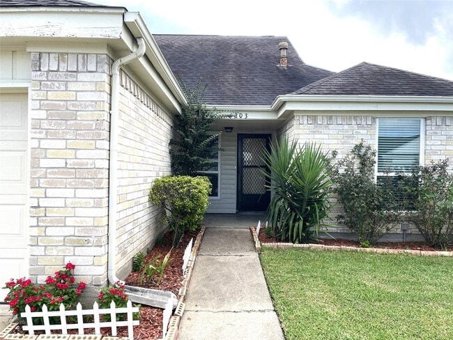 Building Photo - 6203 Gladewell Dr