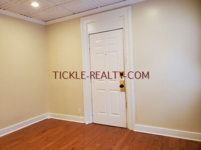 Building Photo - 103 Troup St