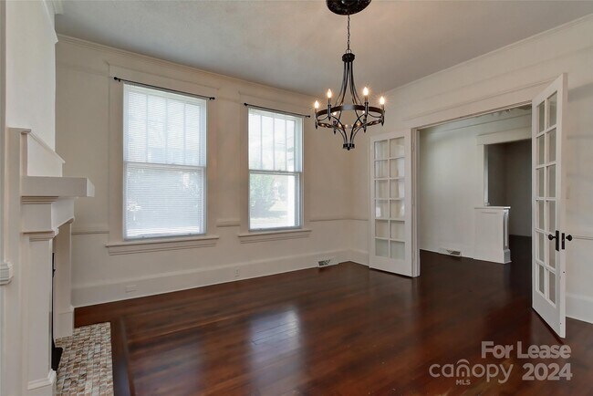 Building Photo - 807-809 W Franklin St