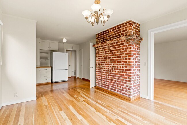 Building Photo - 6857 Armour Dr