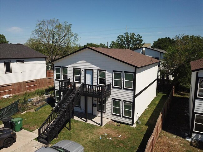 Primary Photo - 3541 Mt Pleasant St