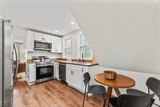 Building Photo - 1142 Washington St