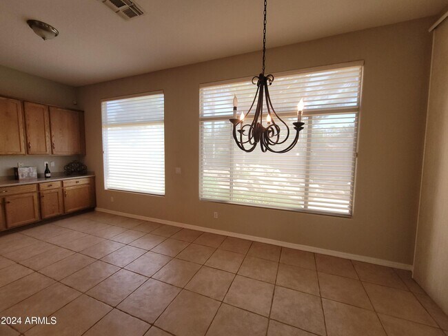 Building Photo - 2461 W Marlin Dr
