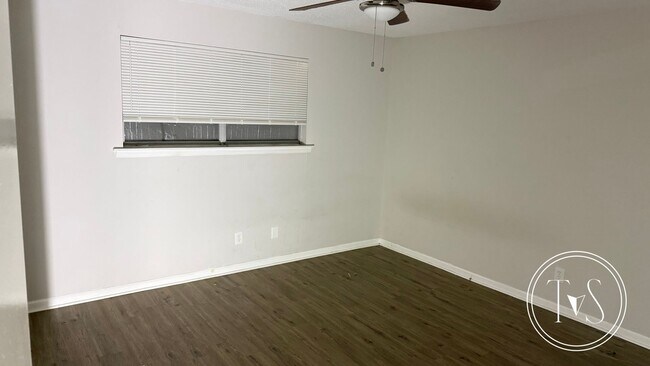 Building Photo - 133 Runaway Point Rd