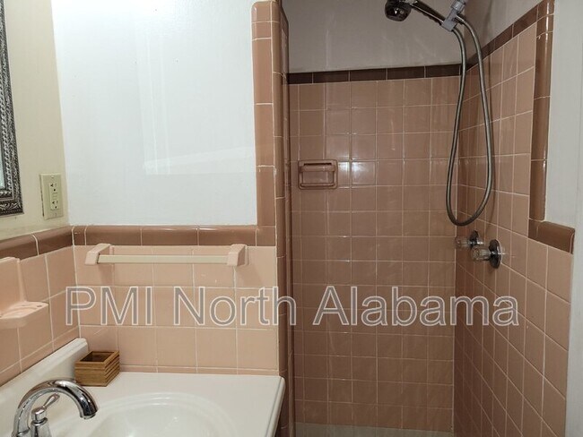 Building Photo - 3503 Crestmore Cir NW