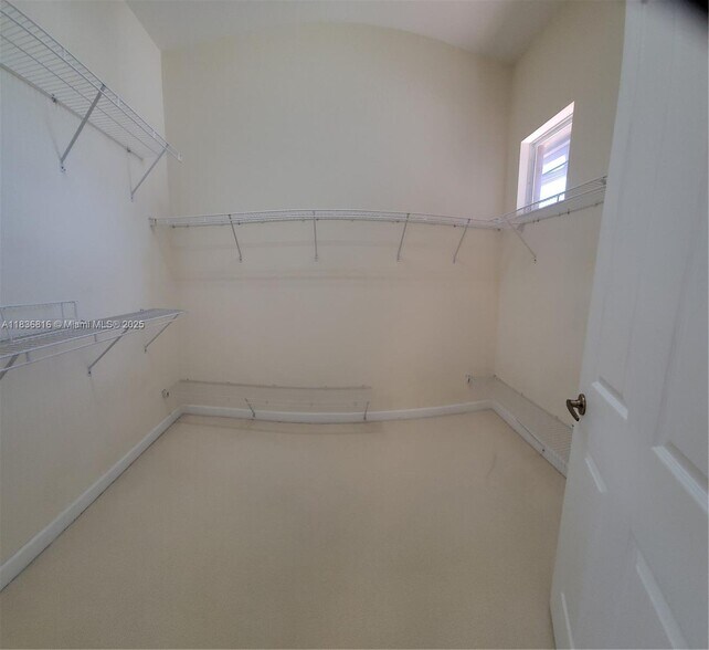 Building Photo - 6033 NW 118th Dr