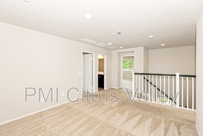 Building Photo - 24613 Round Meadow Dr