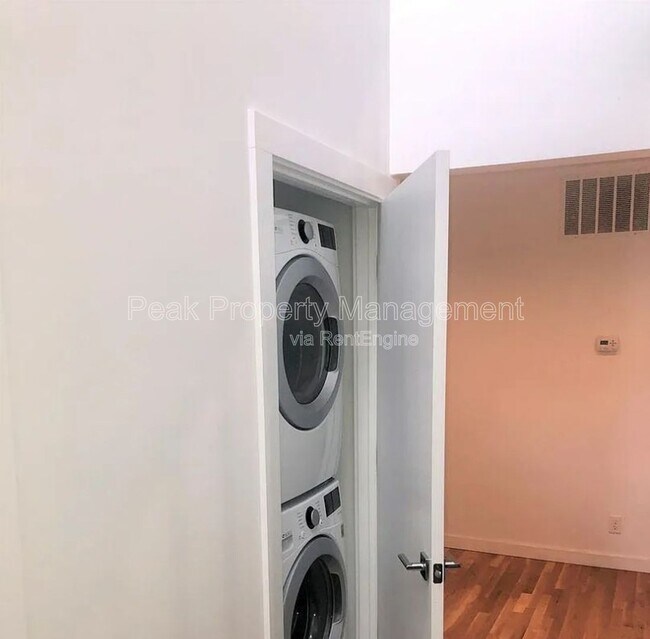 Building Photo - 2521 O St