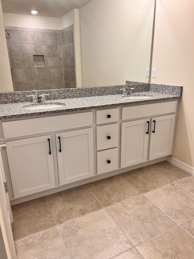 Building Photo - Move In ASAP!! - Brand New 3 bedroom 2.5 bath Townhouse for rent in Kissimmee, FL.