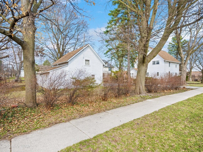 Building Photo - 122 S Prospect St