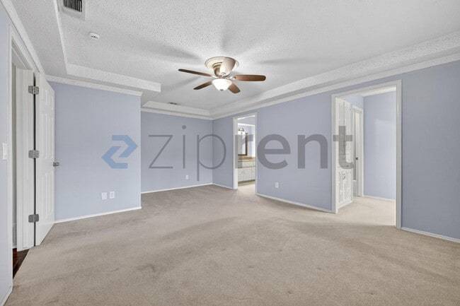 Building Photo - 2501 Bluffton Dr